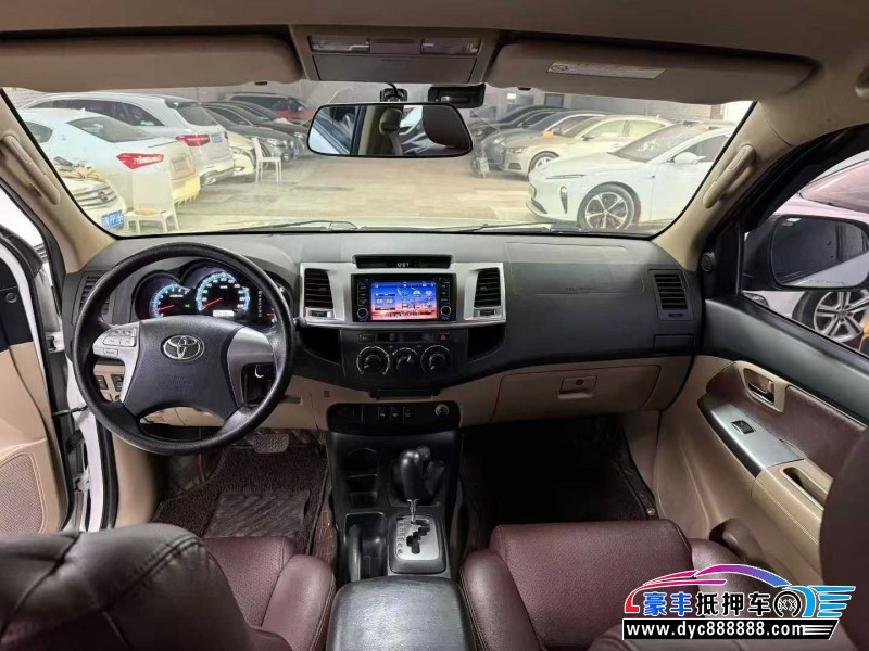 16年丰田奔跑者轿车抵押车出售