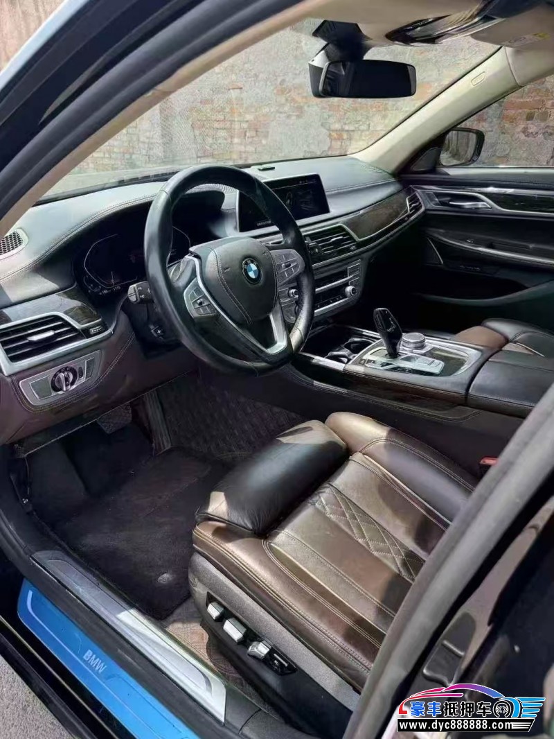 20年宝马7系轿车抵押车出售