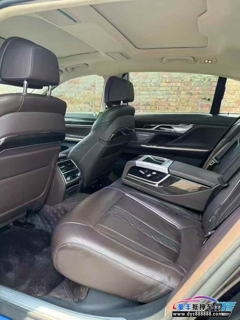 20年宝马7系轿车抵押车出售