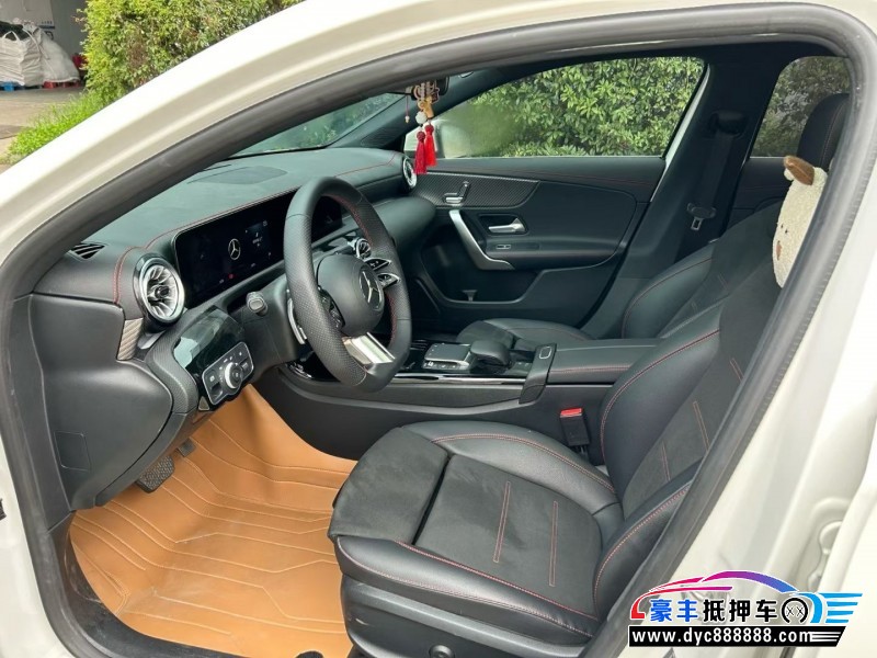 23年奔驰C轿车抵押车出售