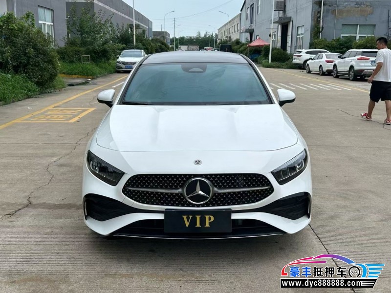 23年奔驰C轿车抵押车出售