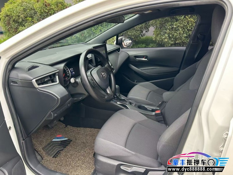 22年丰田雷凌轿车抵押车出售