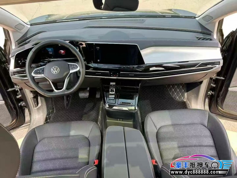 25年大众揽镜轿车抵押车出售