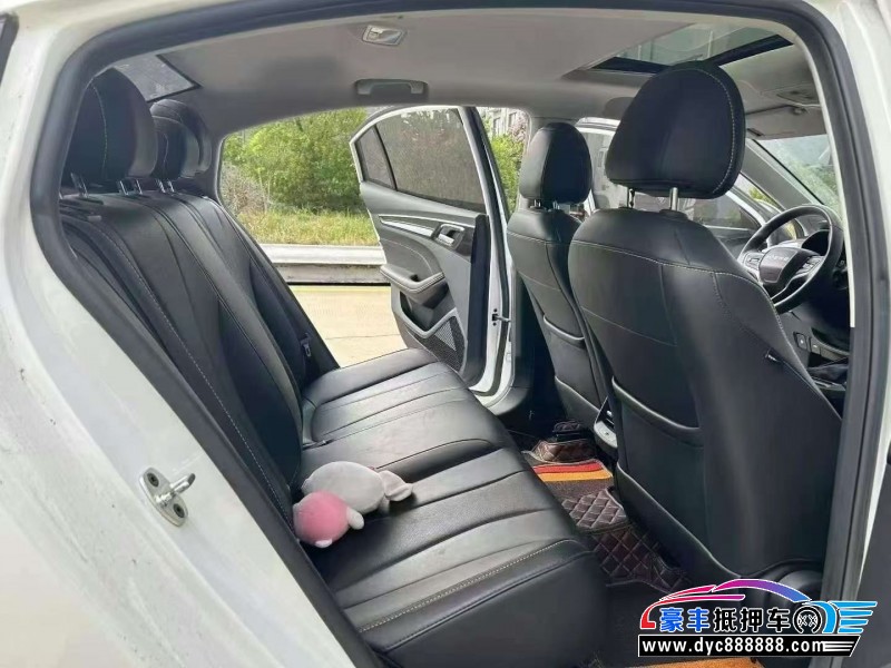 21年荣威i5轿车抵押车出售