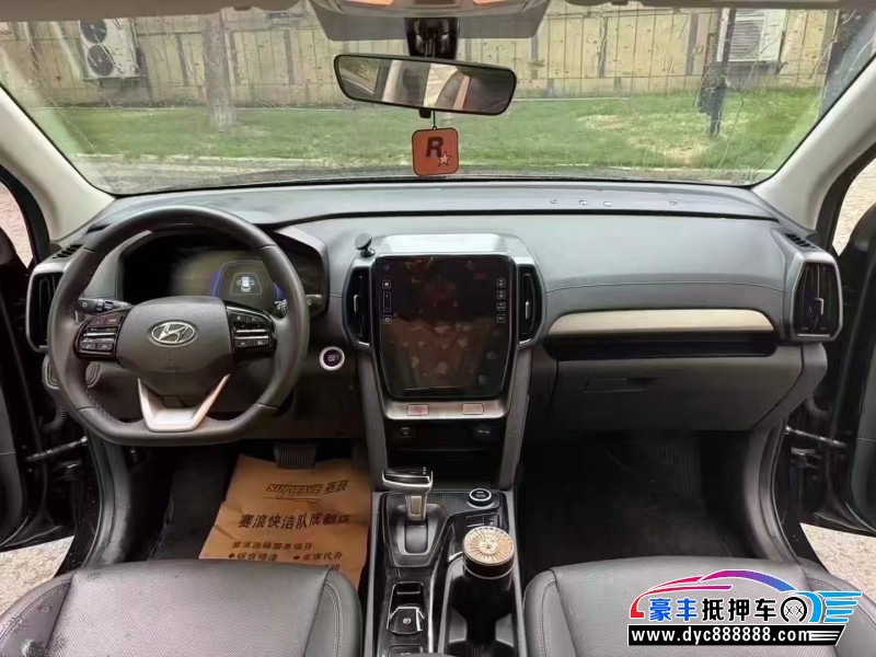 22年现代ix35轿车抵押车出售