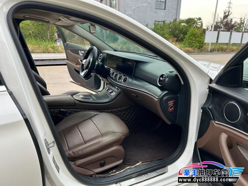 19年奔驰E轿车抵押车出售