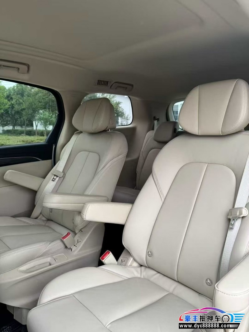 24年别克GL8轿车抵押车出售