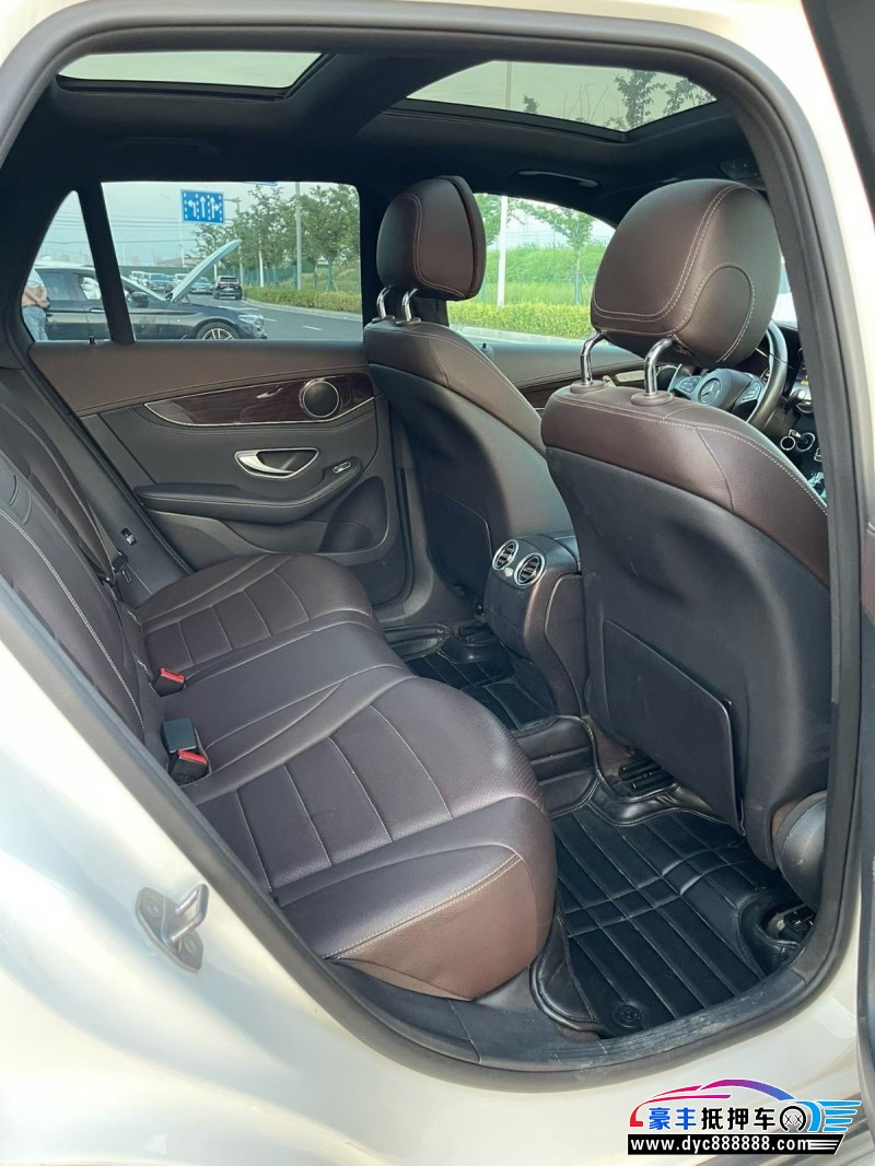 17年奔驰GLC轿车抵押车出售