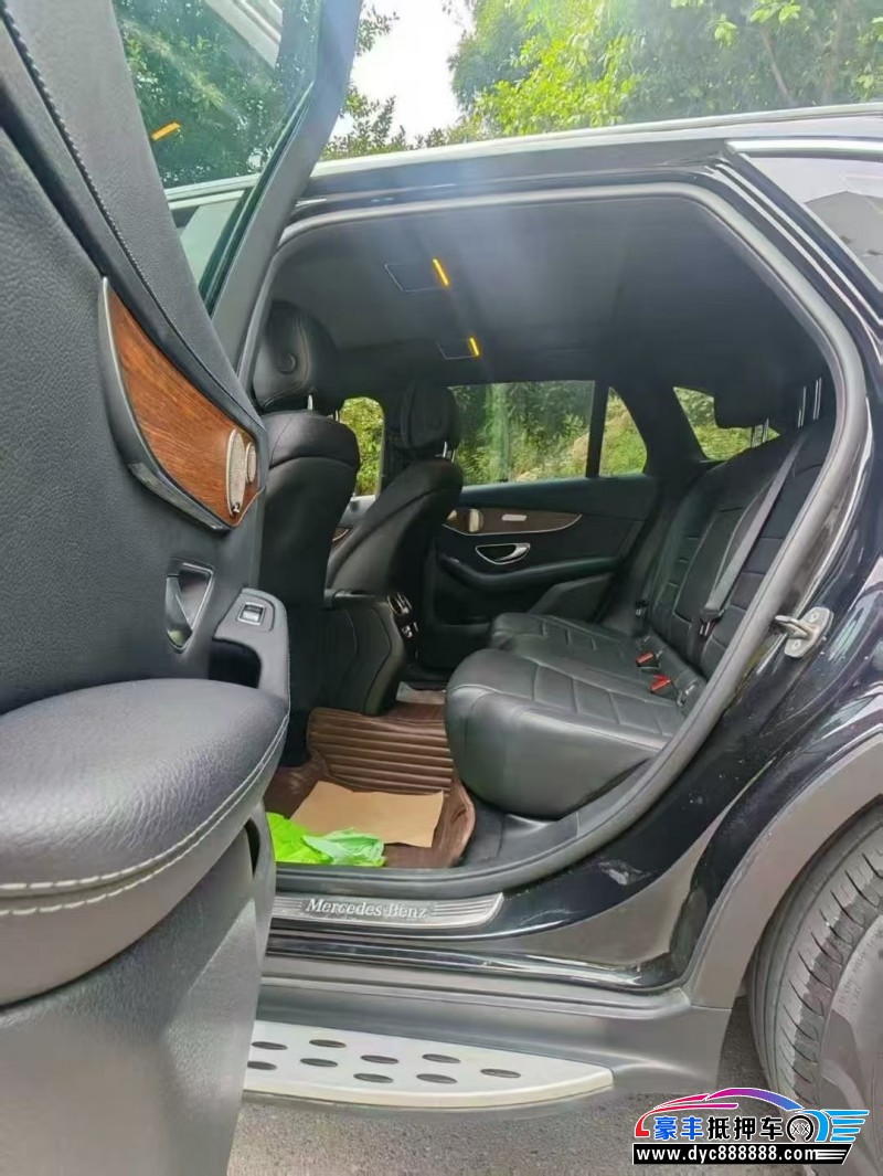 21年奔驰GLC轿车抵押车出售