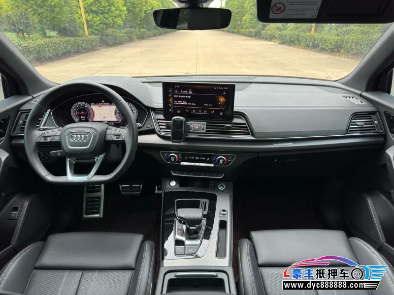24年奥迪Q5轿车抵押车出售