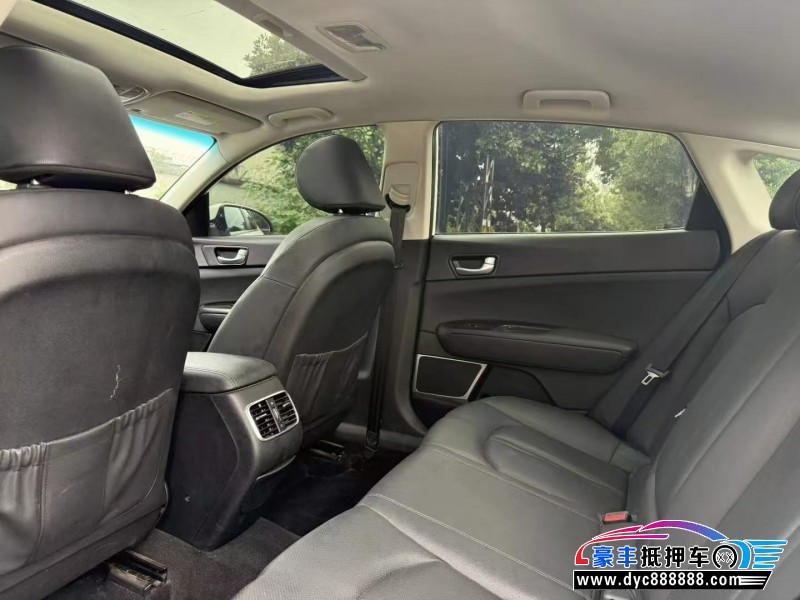 20年起亚K5轿车抵押车出售