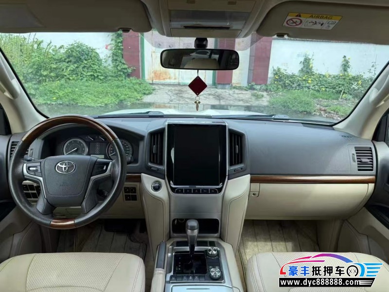 18年丰田兰德酷路泽（陆巡）轿车抵押车出售