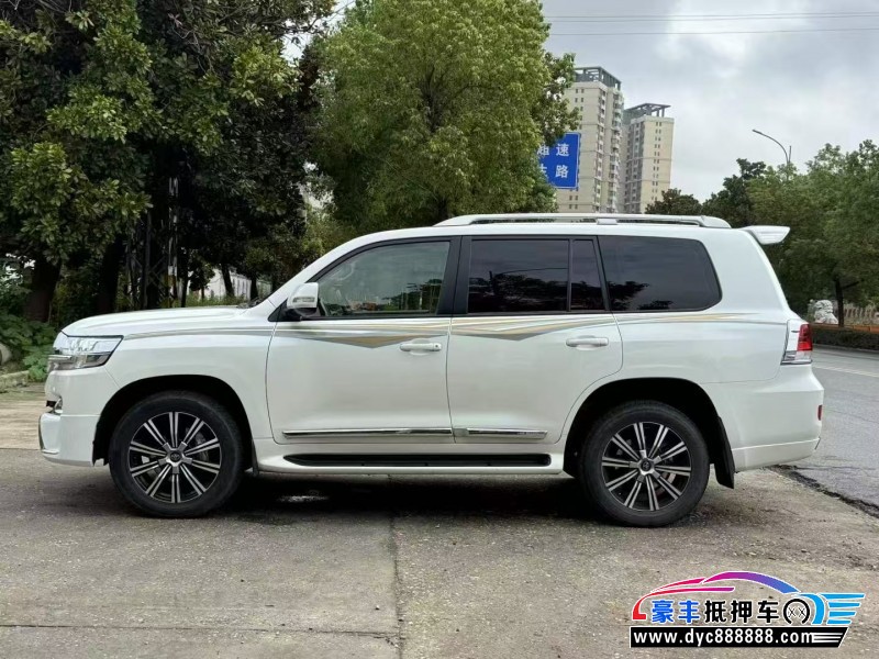 18年丰田兰德酷路泽（陆巡）轿车抵押车出售