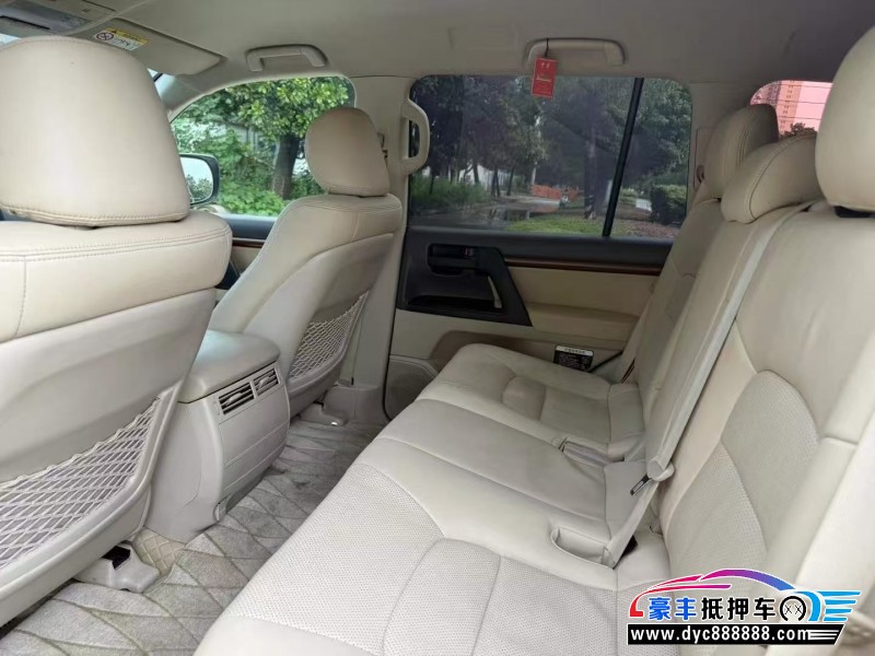 18年丰田兰德酷路泽（陆巡）轿车抵押车出售