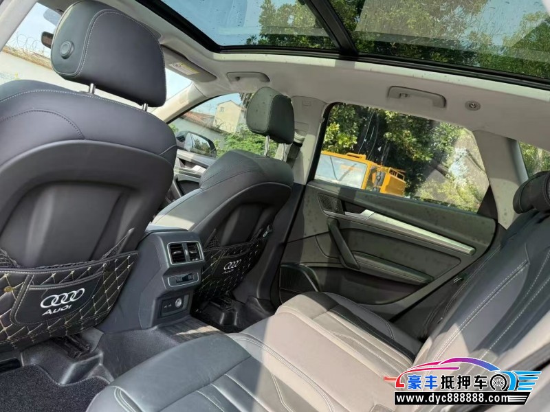 22年奥迪Q5轿车抵押车出售