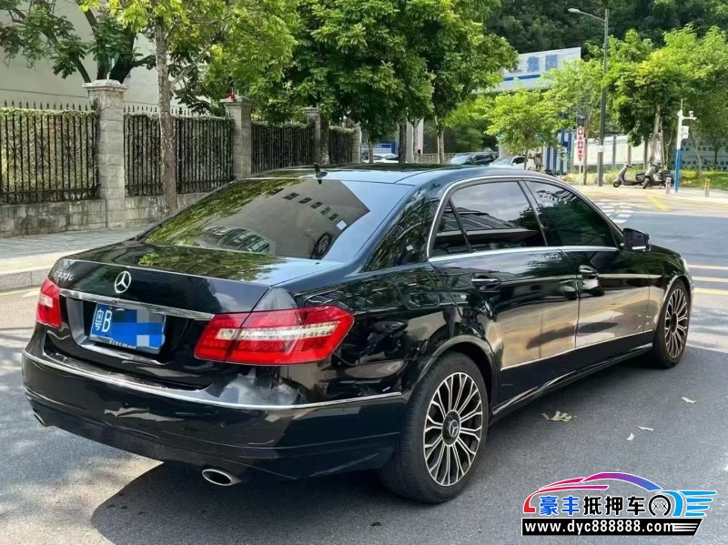 13年奔驰E轿车抵押车出售