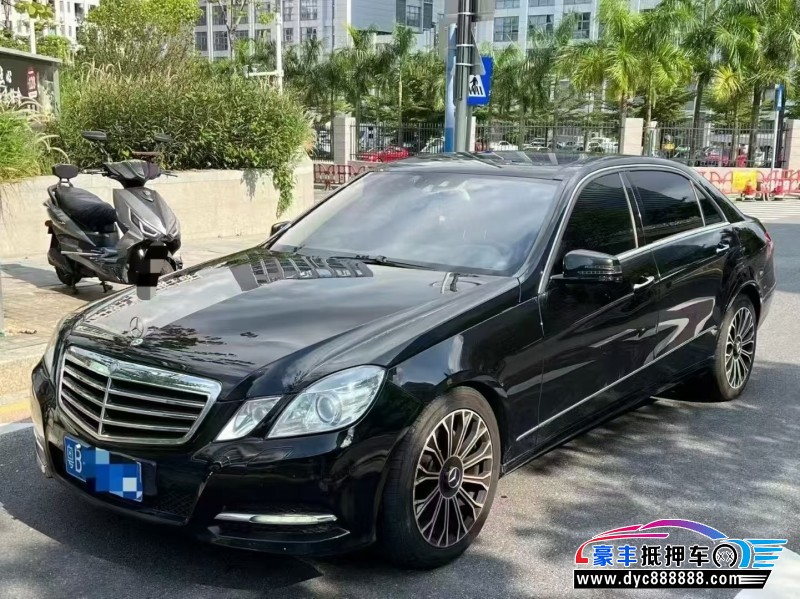 13年奔驰E轿车抵押车出售