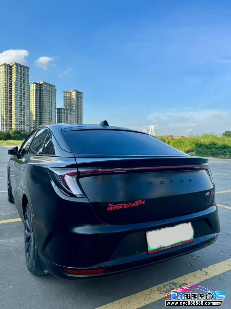 24年极狐阿尔法S轿车抵押车出售