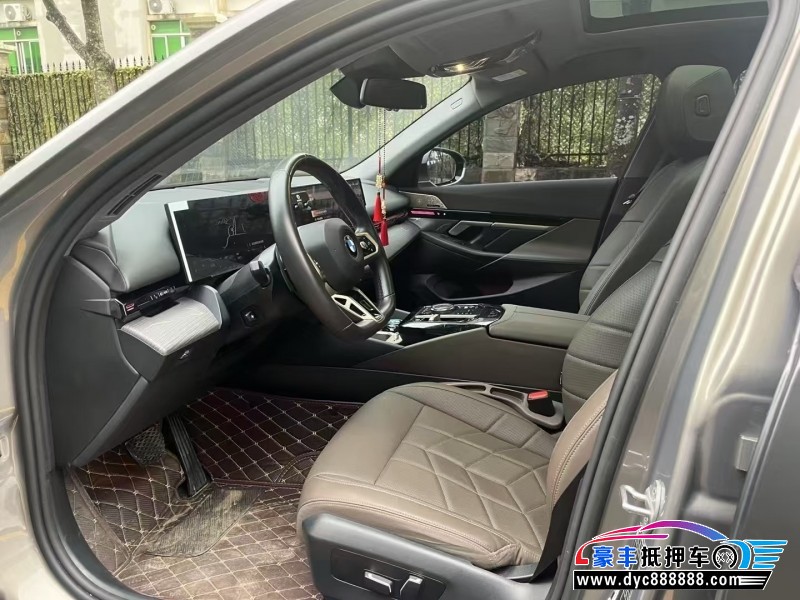 24年宝马5系轿车抵押车出售