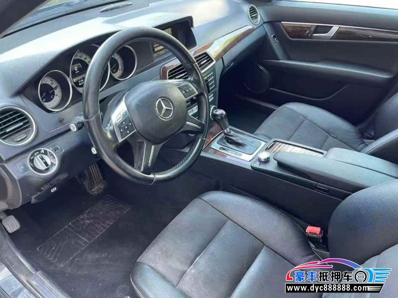 13年奔驰C轿车抵押车出售