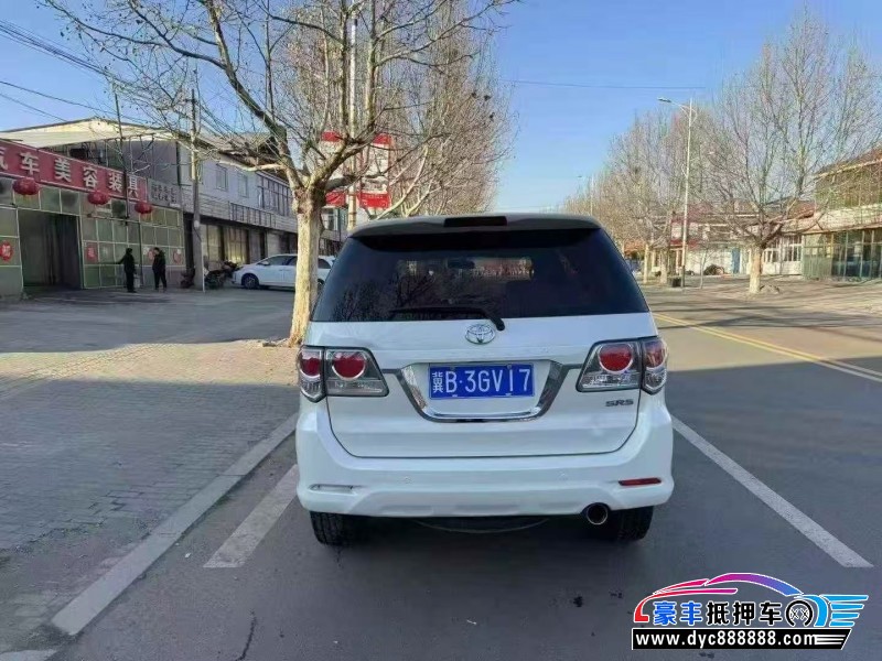 17年丰田奔跑者轿车抵押车出售