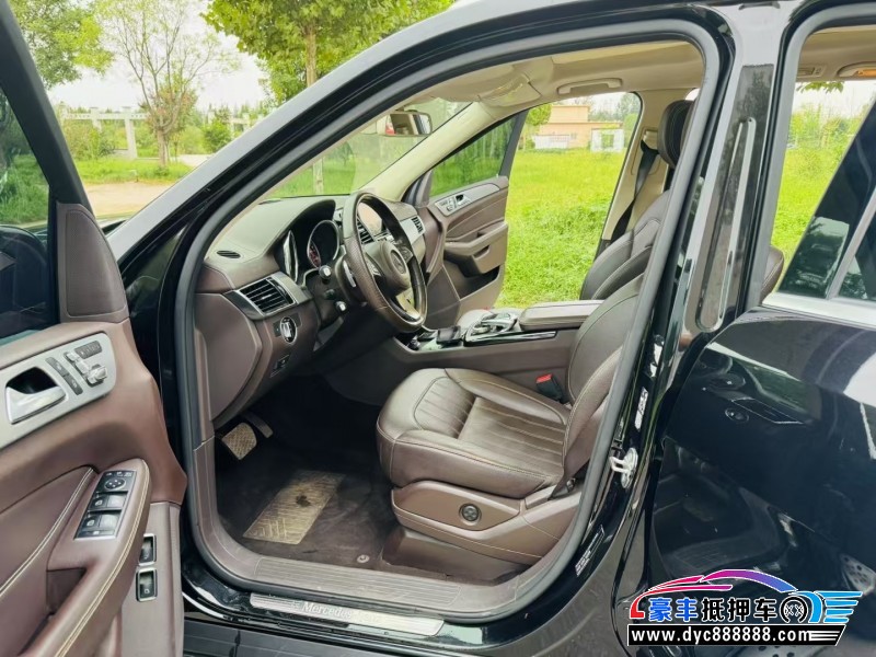 19年奔驰GLS轿车抵押车出售