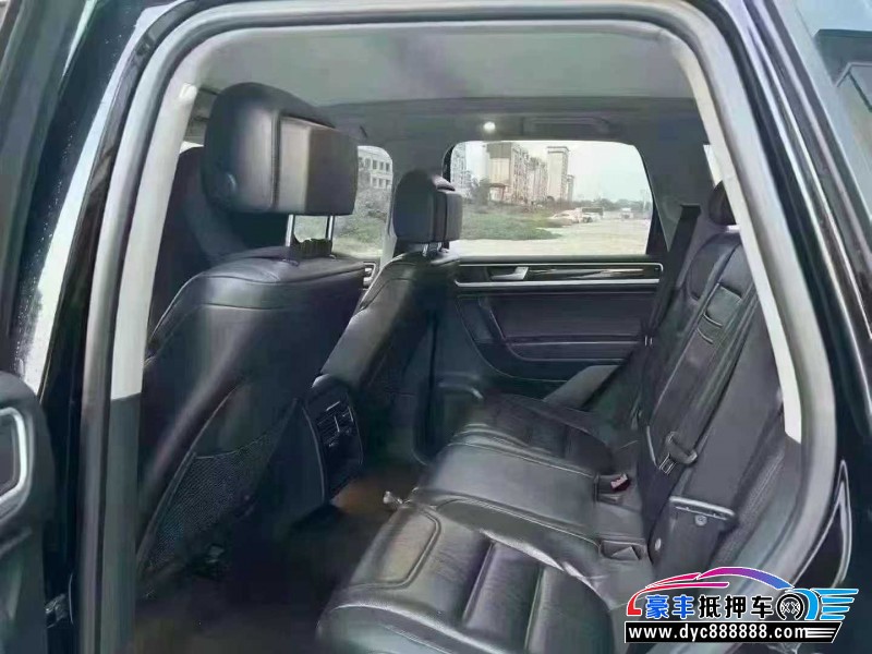 15年大众途锐SUV抵押车出售