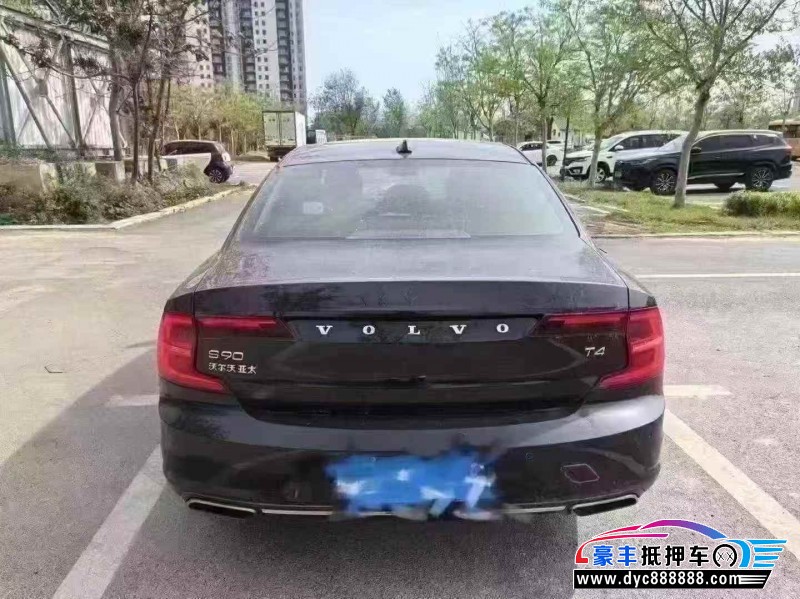 17年沃尔沃S90轿车抵押车出售