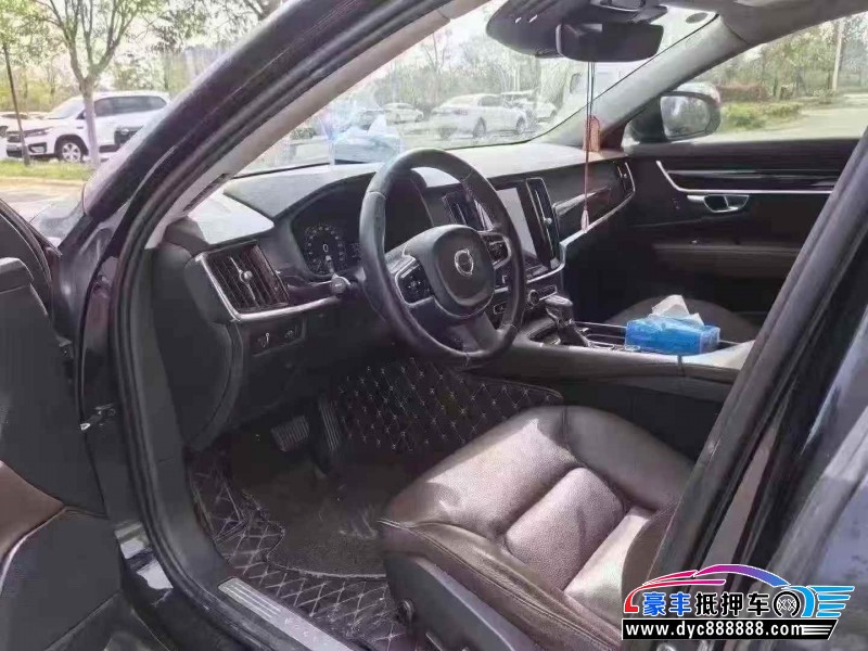 17年沃尔沃S90轿车抵押车出售