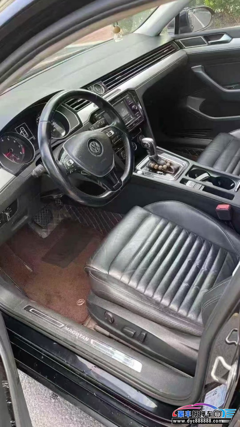 18年大众迈腾轿车抵押车出售