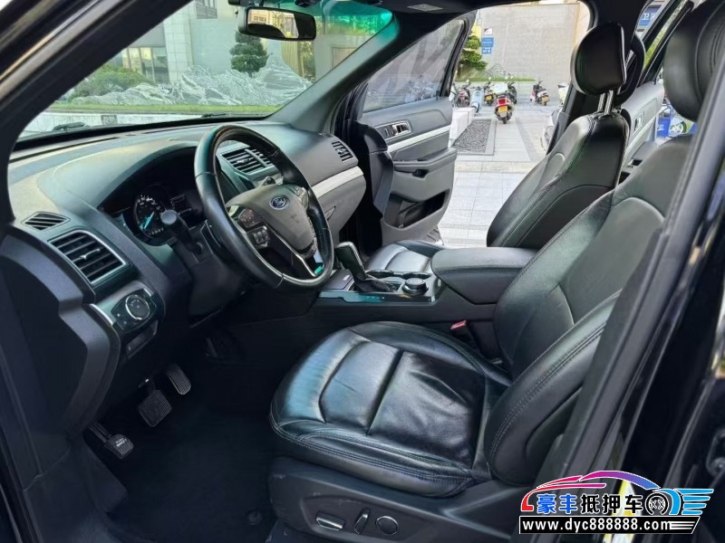 17年福特探险者轿车抵押车出售