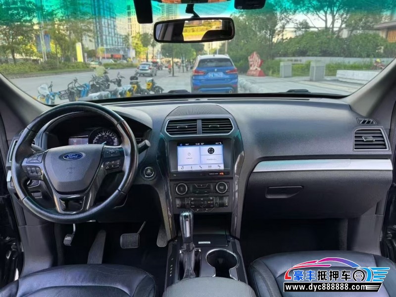 17年福特探险者轿车抵押车出售