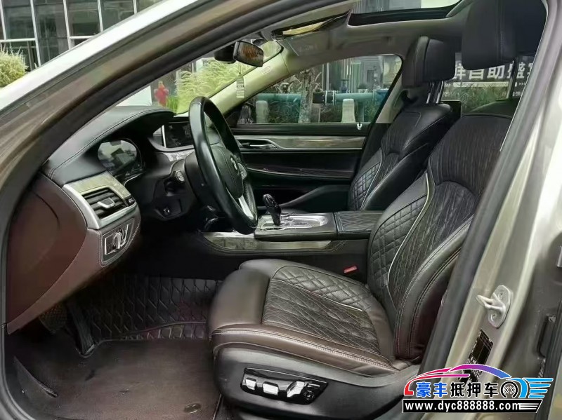 21年宝马7系轿车抵押车出售