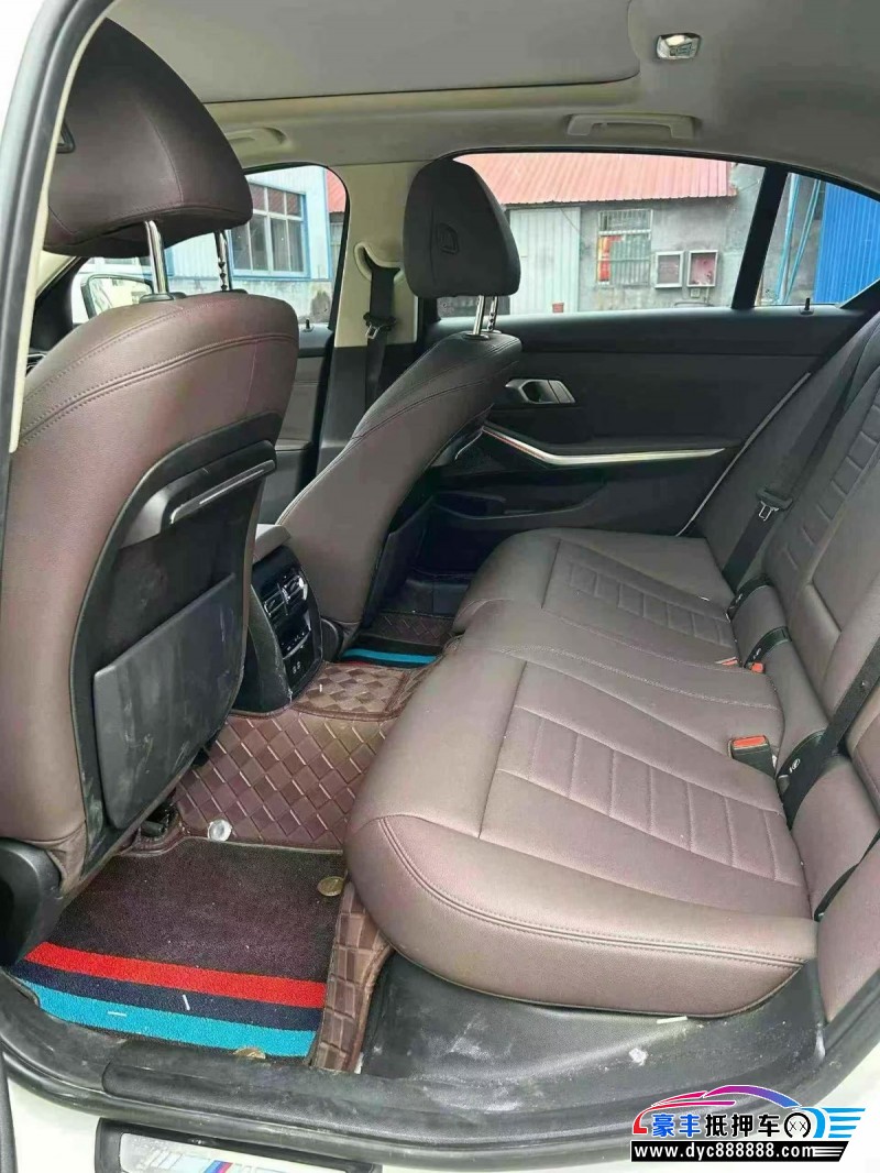 21年宝马3系轿车抵押车出售