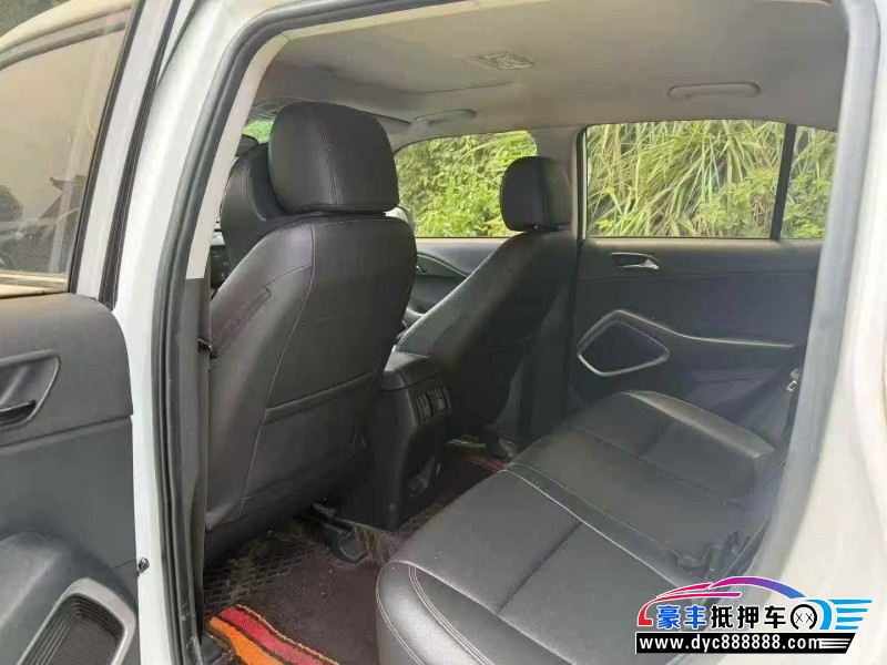 19年现代ix35轿车抵押车出售