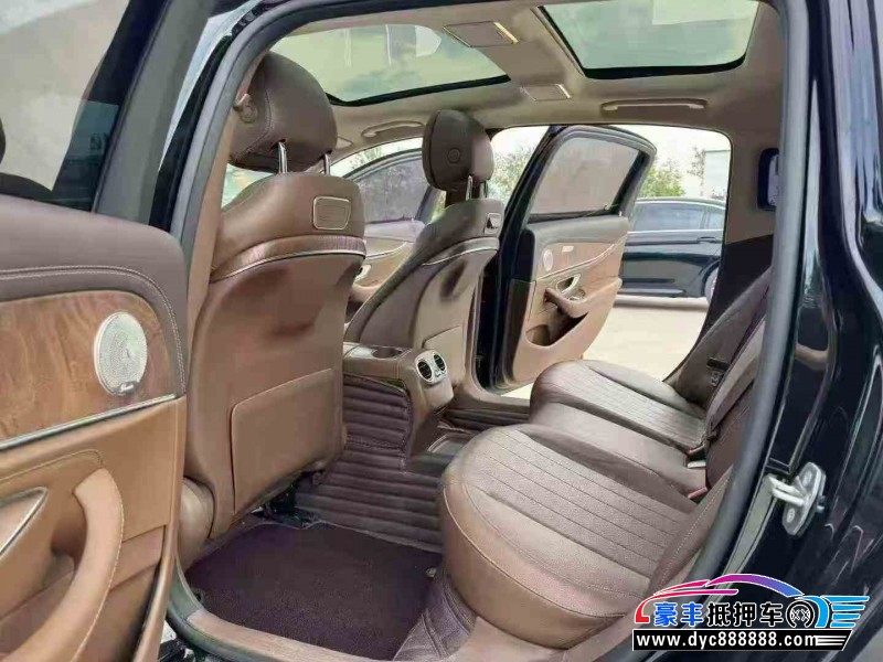 19年奔驰E轿车抵押车出售