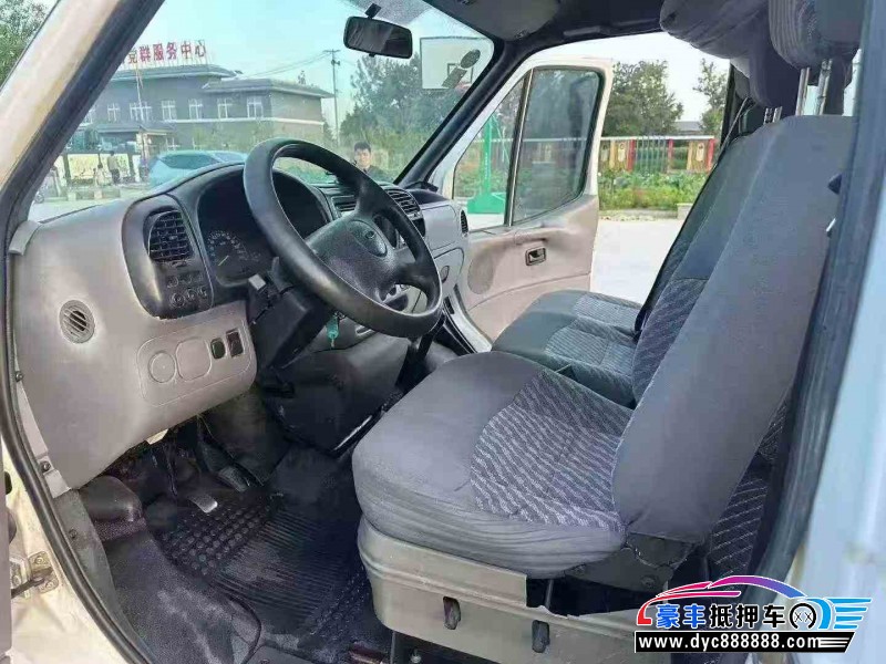 13年福特全顺轿车抵押车出售