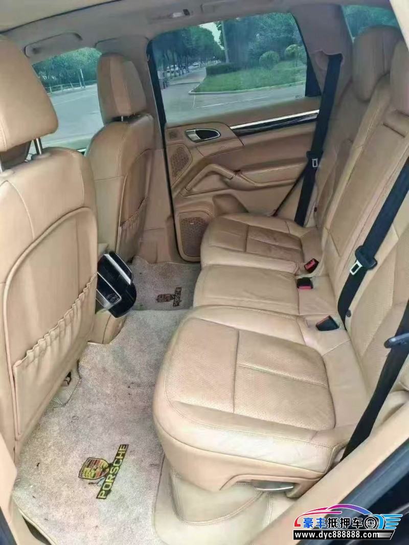 14年保时捷卡宴轿车抵押车出售