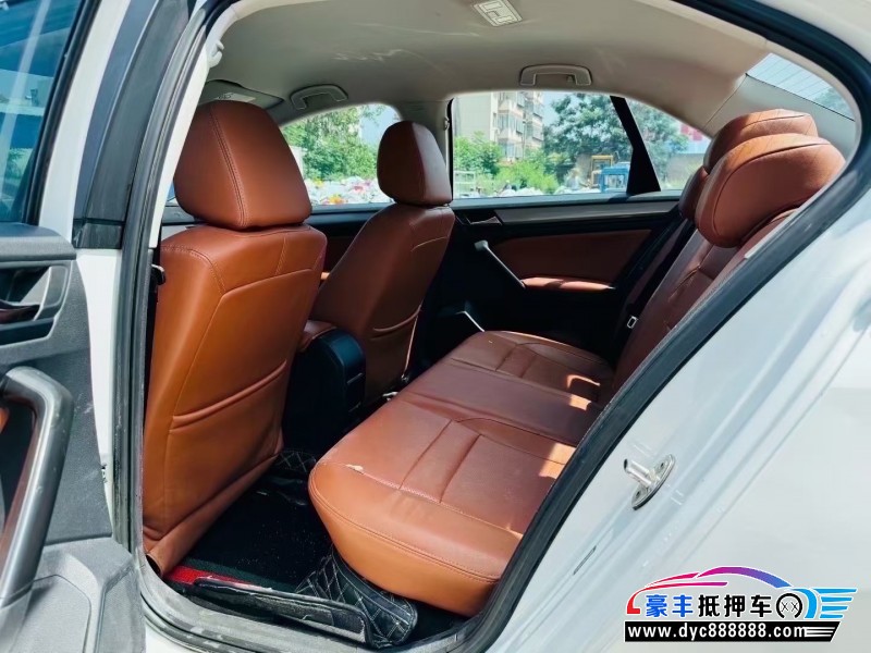18年大众宝来轿车抵押车出售