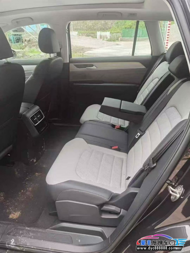 25年大众揽巡轿车抵押车出售