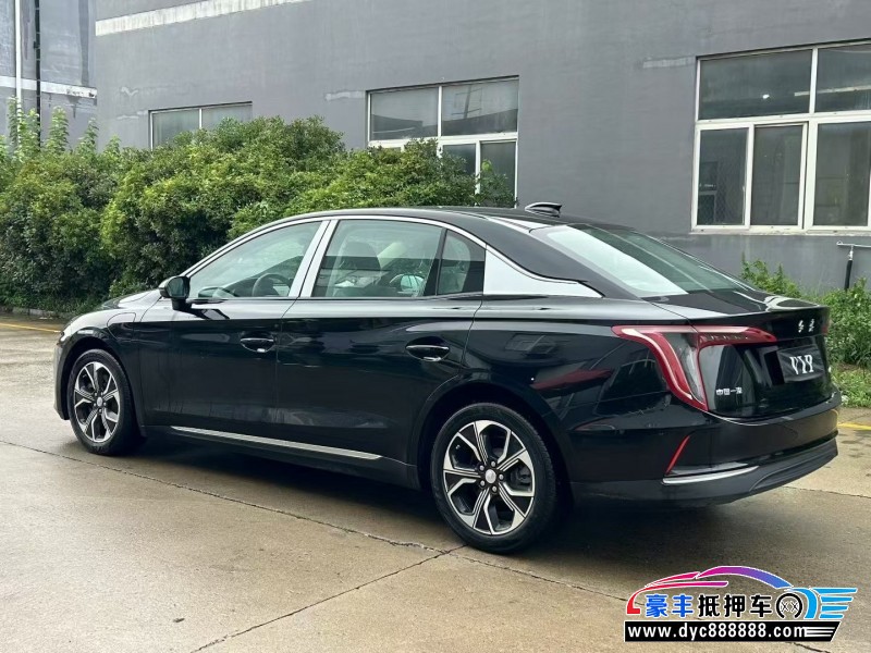 25年红旗EQM5轿车抵押车出售