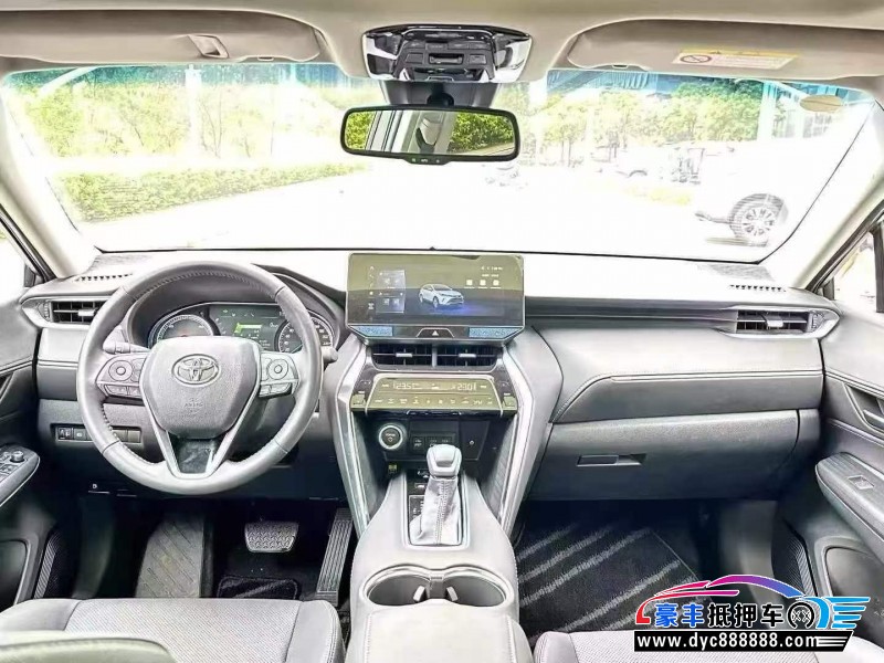 24年丰田凌放轿车抵押车出售