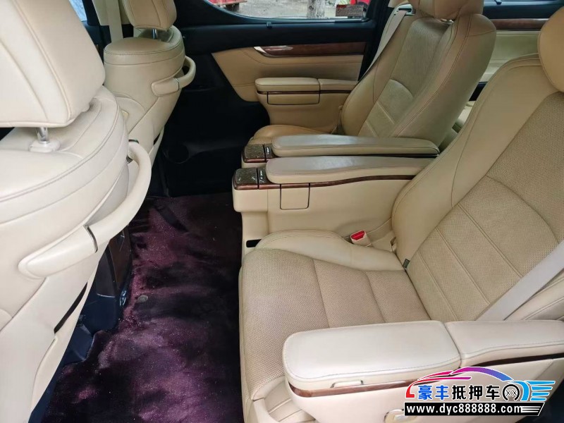 17年丰田埃尔法轿车抵押车出售