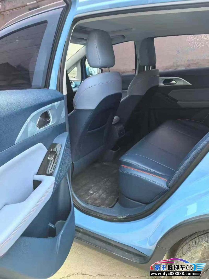 22年吉利几何轿车抵押车出售