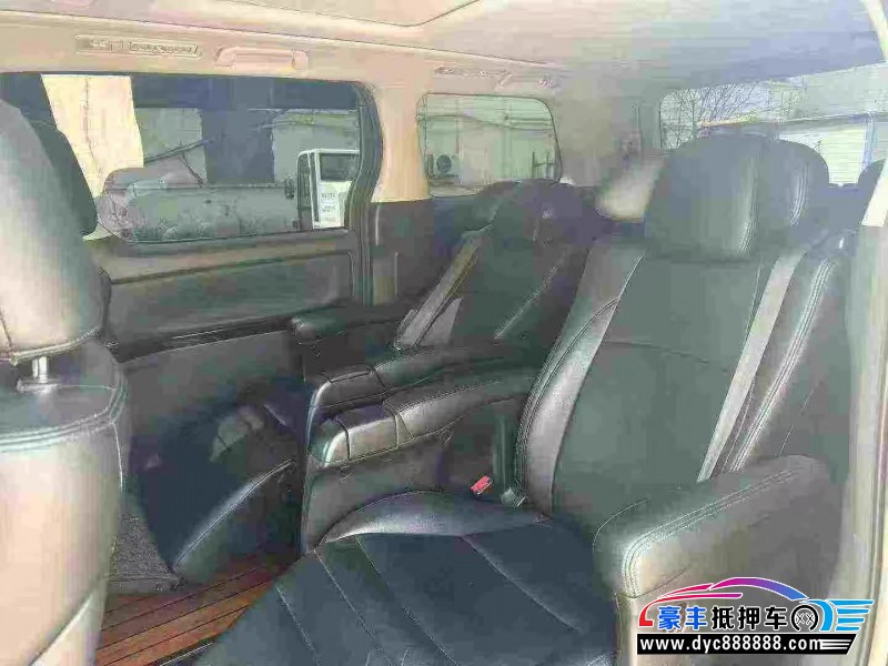 14年丰田埃尔法轿车抵押车出售