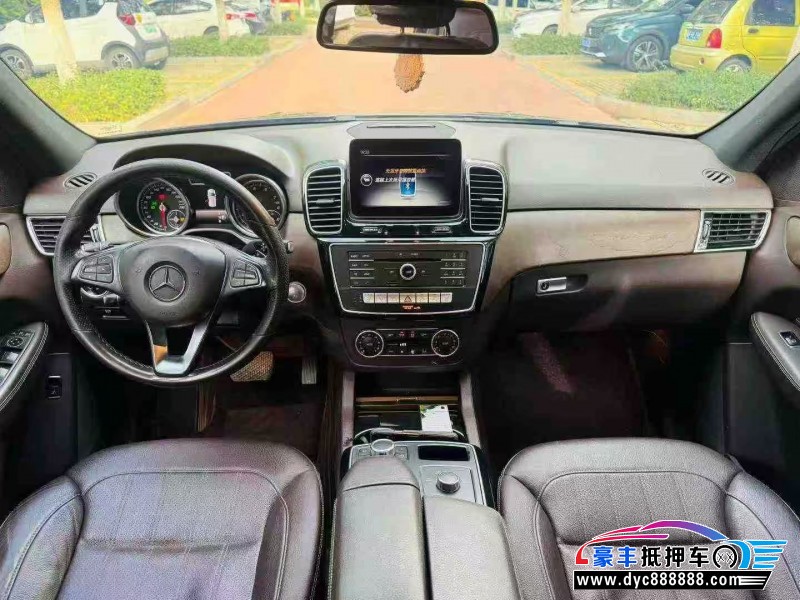 17年奔驰GLE轿车抵押车出售