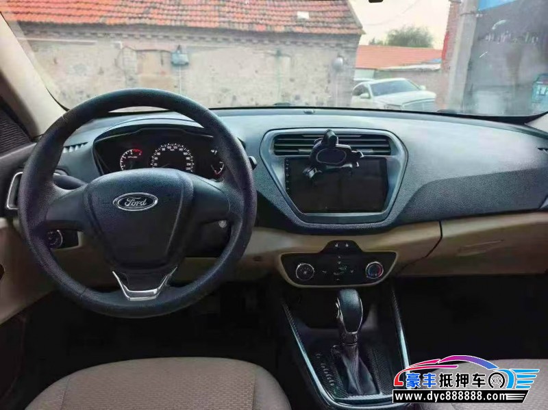 18年福特福睿斯轿车抵押车出售