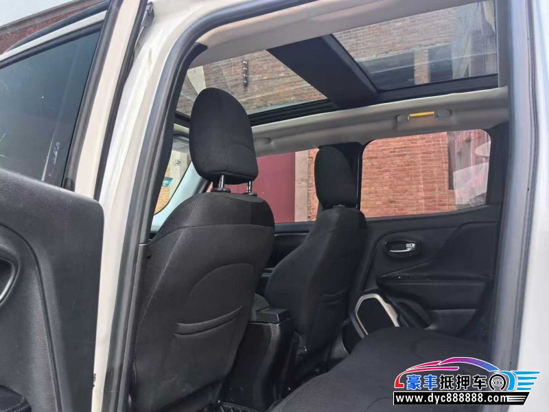 17年Jeep自由侠轿车抵押车出售