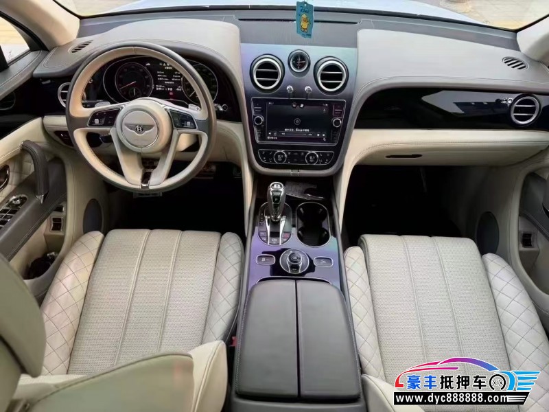 18年宾利添越轿车抵押车出售