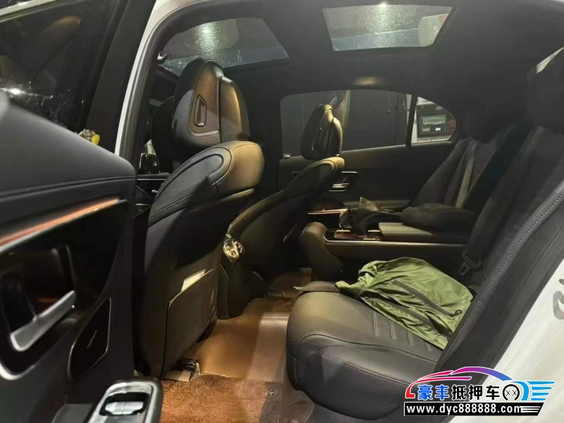 23年奔驰C轿车抵押车出售